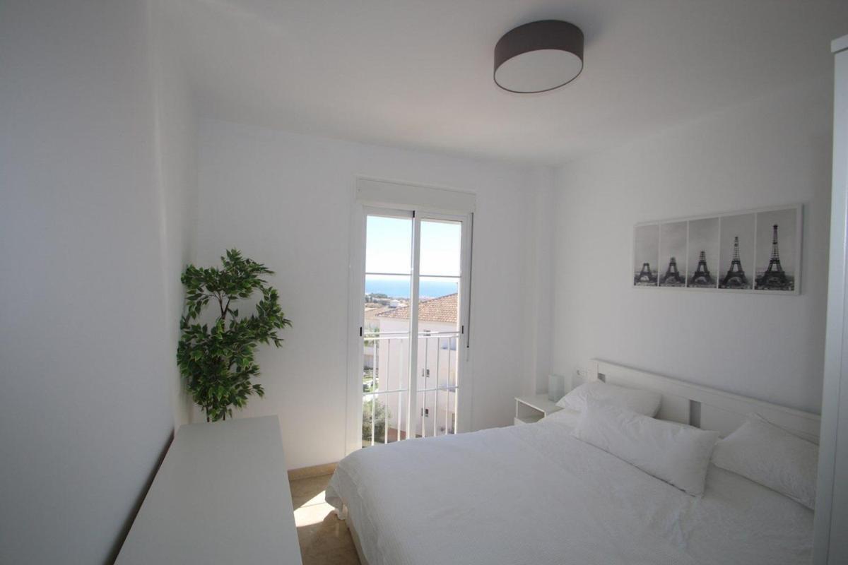 Small Oasis Nelson Mandela Apartment With Sea View, Two Bedrooms, Parking, Terrace And Pool Manilva Exterior foto