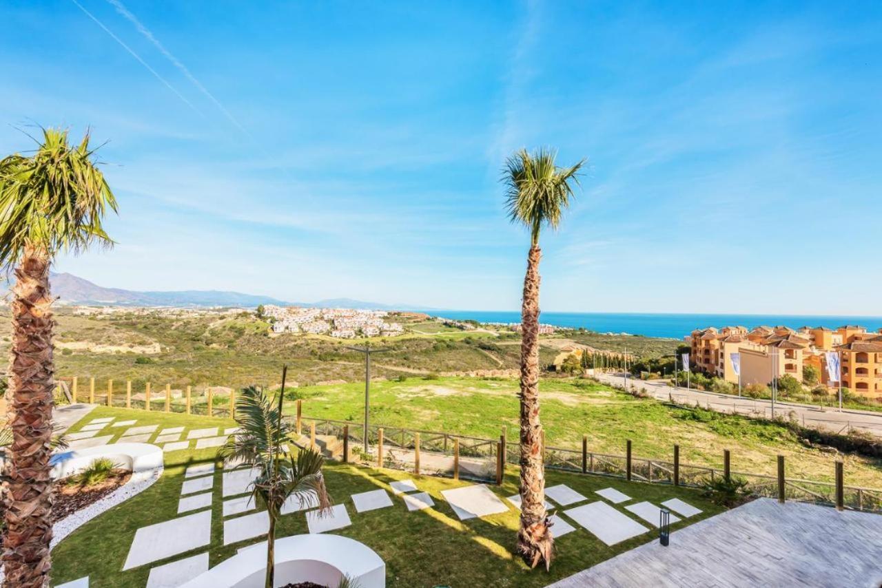 Small Oasis Nelson Mandela Apartment With Sea View, Two Bedrooms, Parking, Terrace And Pool Manilva Exterior foto